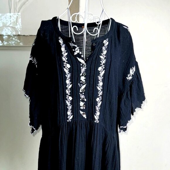 FREE PEOPLE DRESS MEDIUM BLACK AND WHITE - Picture 1 of 4